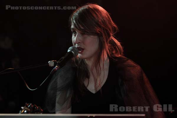 JENNY WILSON - 2010-03-27 - PARIS - La Maroquinerie - 